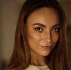 Hi! I'm looking for one FEMALE model for an upcoming paid fashion  photoshoot in Reading. Ethnicity: black/mixed black Size: 8 Dates: 29/07 or  30/07/2024 Contact via email: contact@paulaberryphoto.com Or Instagram:  www.instagram.com/paulaberryphoto