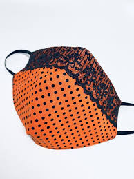 He Encontrado Este Interesante Anuncio De Etsy En Https Www Etsy Com Es Listing 851601391 Fall Season Black Lace Orange Cott In 2020 Black Lace Face Mask Fall Season