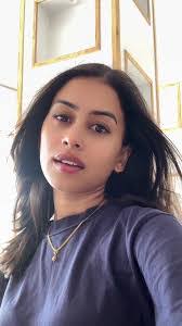 Melina Theriault's Instagram, Twitter & Facebook