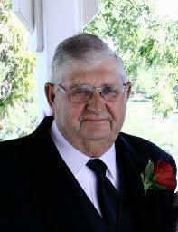 Larry Claycomb's Instagram, Twitter & Facebook