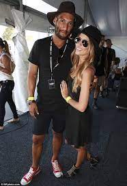 Renee bargh and josh gibson have split celebrity news. Renee Bargh Is Joined By Boyfriend Josh Gibson At Future Music Festival Daily Mail Online