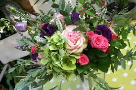 Summer is full of floral options for your wedding it brings to mind the english country garden filled with a spires of delphiniums, antrirrhinums and astilbes with blowsy peonies & garden roses with globes of agapanthus and alliums. 20 Top Seasonal Blooms Guide To Choosing Wedding Flowers