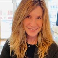 Diane Rinehart's Instagram, Twitter & Facebook