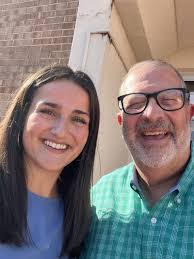 Jennifer Eakins's Instagram, Twitter & Facebook