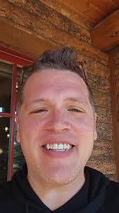 Gwyn Tash's Instagram, Twitter & Facebook