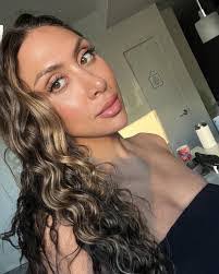 Emily Armstead's Instagram, Twitter & Facebook