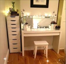 Pin By Jody On Dresser Ideas Photo Vanity Table Set Bedroom Makeup Vanity Dressing Table Lights