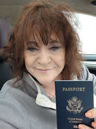 I'm Jolene I'm single 44 here in Indiana