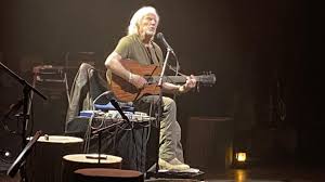 Photo Hugues Aufray embarque le Palais des Congrs dans sa ballade ...