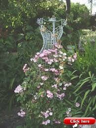 Einzigartige Gitter Ideen Werden Sie Kreativ In Ihrem Garten Mit Einzigartigen Gitterideen Von Kleidungs In 2020 Garden Whimsy Garden Inspiration Diy Garden Projects