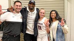 Oregon point guard sabrina ionescu looked up with tears in her eyes and made the sign of the cross at center court before facing oregon state on sunday. Crawford At Louisville Bryant Remembered Sunday For Support Of Women S Basketball Sports Wdrb Com