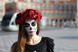 Ce deuxième maquillage d'halloween est une sugar skull, une tête de mort mexicaine aussi appelée calaveras. Tete De Mort Comme Maquillage Halloween