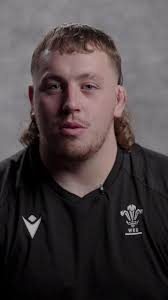 🤝 Dod i'nabod : Sam Wainwright Meet the new Scarlets prop as he chats  about his first rugby experiences and what it means to play for Cymru 👇  🏴󠁧󠁢󠁷󠁬󠁳󠁿 #WelshRugby