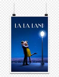 Mia (emma stone) et sebastian (ryan gosling) se croisent la première fois dans les embouteillages de los angeles et partagent leur haine respective à. La La Land Movie Review La La Land Bluray Hd Png Download 568x1024 4990343 Pngfind