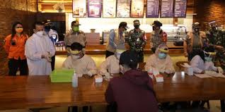 Ikuti Rapid Test 18 Pengunjung Kafe Di Malang Reaktif Covid 19 Merdeka Com