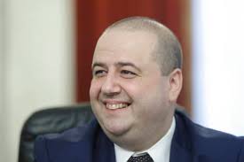 Primăria comunei vârfu câmpului stă pe un butoi de pulbere, după ce curtea de conturi, dar şi instanţele de judecată au decis ca angajaţii instituţiei să plătească din buzunarul. Doar PreÈedintele CurÈii De Conturi Va Mai Putea Face SesizÄri Penale ModificÄrile Care RiscÄ SÄ DucÄ La Suspendarea Tuturor PlÄÅ£ilor Ue In Proiectele Europene IntrÄ SÄptÄmana Viitoare In Senat