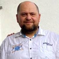 100+ perfiles de «Khalil»