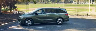 Find out why the 2017 honda odyssey is rated 7.0 by the car connection experts. 2018 Honda Odyssey Vs 2017 Honda Odyssey