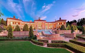 Incredible Mega Mansion In Johannesburg South Africa Homes Of The Rich Mansions Mega Mansions Johannesburg