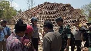 Jadi sekarang ini yang penting menyelamatkan mereka yang jadi korban. Kumpulan Berita Gempa Jawa Timur Bmkg Paparkan Fakta Gempa Jawa Timur Jenis Intraslab Radiasikan Guncangan