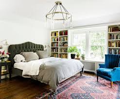 The Trick To Mixing Modern And Traditional Furniture Traditional Bedroom Decor Traditional Bedroom Eclectic Bedroom