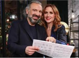 Chi è la cantante e figlia d'arte. R6ijoxjways08m