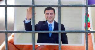 Selahattin demirtaş haberleri ve güncel son dakika gelişmeleri için tıklayın! Son Dakika Selahattin Demirtas Hdp Es Genel Baskanligi Na Kapilari Kapatti Dailymotion Video