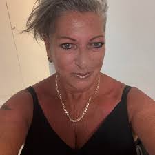 Kicking off the EU/UK tour TONIGHT in Glasgow! Who's catching a show? 🙋‍♀️  📸 Berk Rosenwall #TeamME