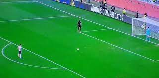 Base de données d'exercice de football avec plus de plus de 500 exercices professionnels avec des graphismes et des animations pour votre formation de football. Un Tir Au But Ridicule Au Mondial Des Clubs Video