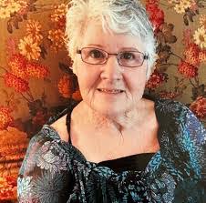 Jennifer Roper's Instagram, Twitter & Facebook