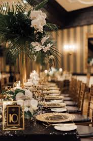 An Old Hollywood Meets Great Gatsby Wedding Elegantwedding Ca Gatsby Wedding Theme Wedding Table Decorations Vintage Wedding Table Themes