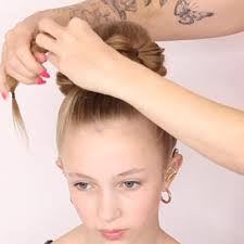 Can you guess the Netflix show I've been binge watching 🙊??? Don't say the  name, just comment yes! I became obsessed with the styles