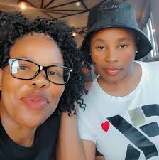 Welcome to the #rb2Top40 we together till 6pm n how's your Saturday coming  up? Note we will bringing you the 4x4 Men Relay Final at 14:50hrs. All the  best to team BW