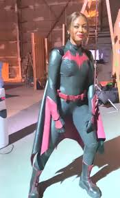 Batwoman's second season survives a soft reboot, maintaining the show's excellence while giving javicia leslie plenty of room to spread her wings. Batwoman Season 2 The Ultimate Superheroines Forum