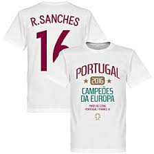 The 2020 uefa european football championship, commonly referred to as uefa euro portugal are the defending champions, having won the 2016 competition. Nike Portugal Home B Fernandes 11 Trikot 2020 2021 Offizielle Beflockung