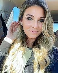 Krystal Hilliard's Instagram, Twitter & Facebook