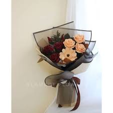 Tampilannya yang sangat indah dan aromanya yang harum membuat suasana nyaman ketika melihat. Bouquet Bunga Flanel Super Cantik Simple Dan Elegant Shopee Indonesia