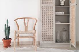 Ikea Hack O Como Transformar Tus Muebles De Ikea Con Una Rejilla De Mimbre Muebles Muebles De Ikea Vitrinas Ikea