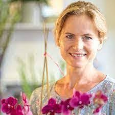 Corina Krause's Instagram, Twitter & Facebook