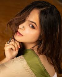 bas thoda aur sabr..🌻🕊️🫂 Shot by @photographybyafn Styled by @aesana0710  Makeup by @makeupbymanasichipra Hairstyling by @durgeshwari.04 Jewellery  courtesy @anthajewels @solikocommunications Location courtesy  @grandhyattmumbai #postoftheday #saree ...