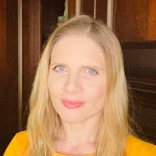 Frau Prof. Dr. Catherine Porter (@EconCath)