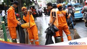 Pan kritik partai lain pasang baliho: Gaji Besar Peminat Lowongan Kerja Jadi Pasukan Oranye Meningkat