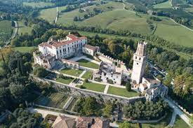 B&b la terrazza sui fieschi. Castello San Salvatore Relais De Charme Susegana Updated 2021 Prices