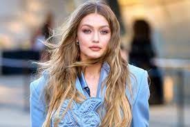 First youll apply a small amount of highlight to a small section of your hair. How To Lighten Hair Naturally 7 Tips For Lighter Hair Teen Vogue