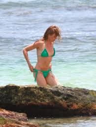 キャメロン・ディアスがプールで濡れたおっぱいを見せている写真 アダルト画像、セックス画像 3246861 - PICTOA