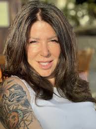 Sara Beth Turns Down "American Idol:" Signs With DA Music