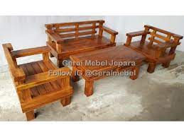 Kursi kayu minimalis dengan kualitas terbaik bukan dilihat dari desain ataupun ukirannya, namun yang paling utama adalah material kayu pembuatnya. Jual Kursi Tamu Minimalis Antik Trembesi
