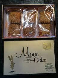 Mooncake Is A Chinese Bakery Product Traditionally Eaten During The Mid Autumn Festival In Vietnam Mooncakes Are Banh Trung Thu Moon Cake Mid Autumn Festival
