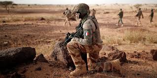 Militaires fran�ais en opex et populations locales. Pourquoi L Armee Francaise Est Toujours Engagee Au Mali