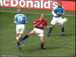 Born 23 november 1972), is a norwegian former professional footballer who played as a defender or midfielder. David Bernstein Sagt Es Sei Entsetzlich Dass Roy Keane Nach Dem Zweikampf Von Alf Inge Haaland Immer Noch Im Fussball Ist Aktuelle Boulevard Nachrichten Und Fotogalerien Zu Stars Sternchen